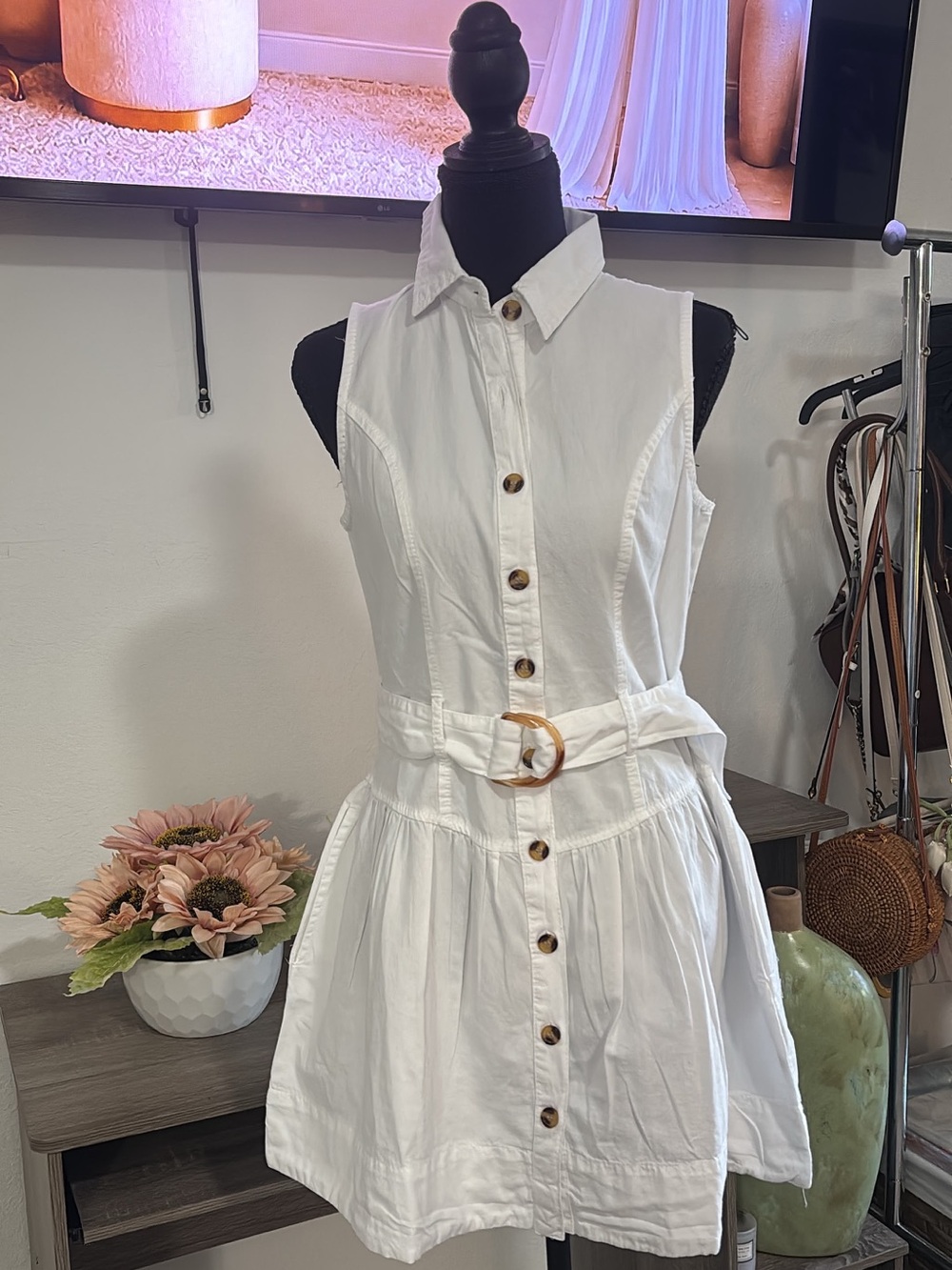 Speed Limit 98 White Sleeveless Button-Front Mini Dress with Belt